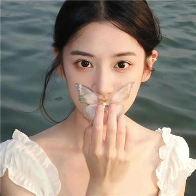 回忆中的玛妮封面